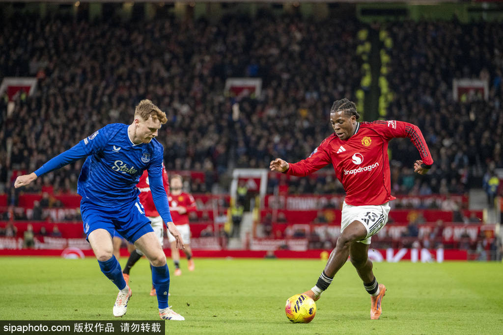 反正主打一个必须是詹姆斯比别人占优的，／／[@吴大侠]：为什么詹姆斯4个总冠军4个MVP4个fmvp而库里4个总冠军2个MVP1个fmvp？赢荣誉这不一目了然？