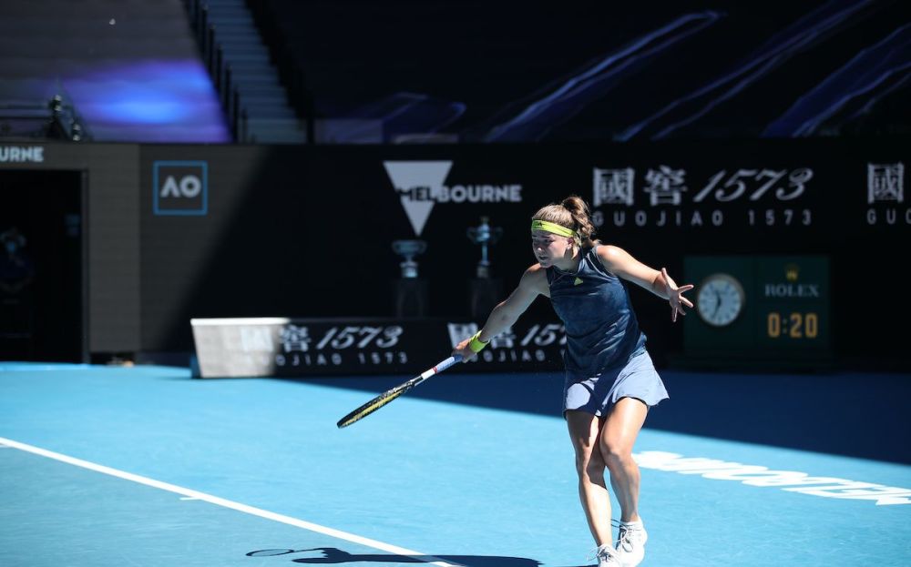 巴林主帅赛后3次恭喜中国队获胜拒谈最后阶段丢