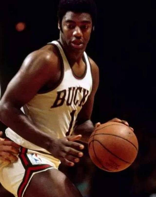 世体：罗贝托是拉玛西亚真正模范，他的人生是梦想中的完美剧本